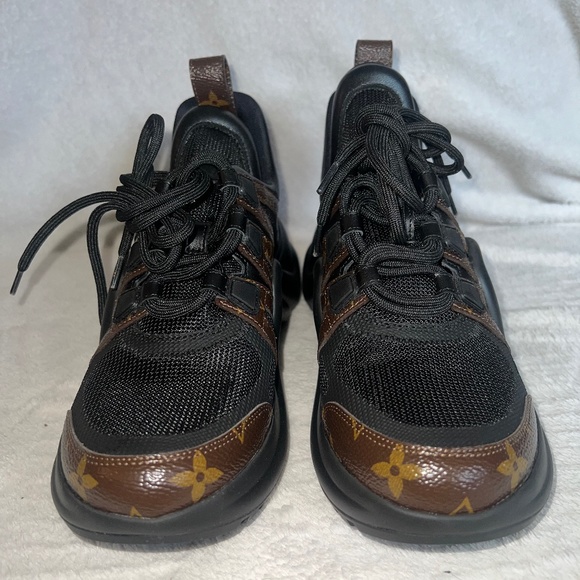 Louis Vuitton woman’s sneakers - Picture 1 of 6